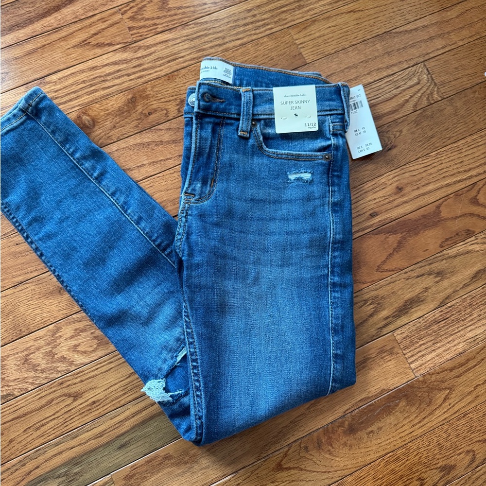 Abercrombie and finch boys super skinny jeans size 11/12 brand new with tags